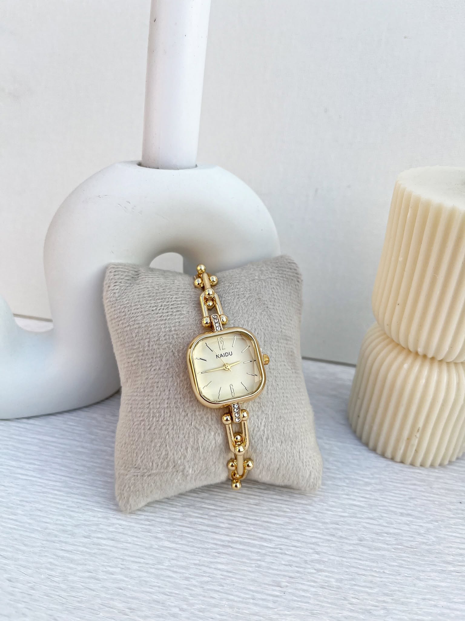 Montre NAIDU