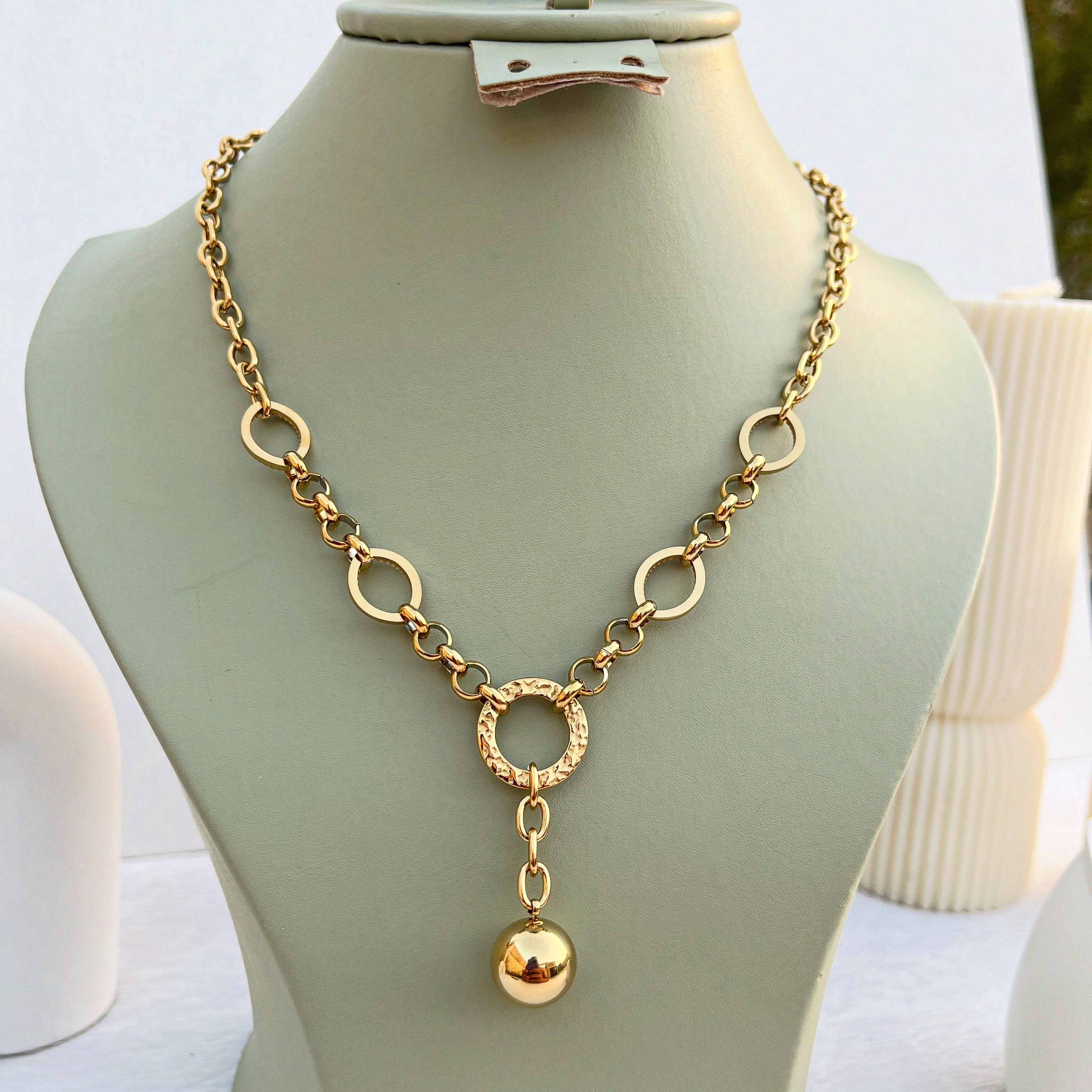 Collier Dare