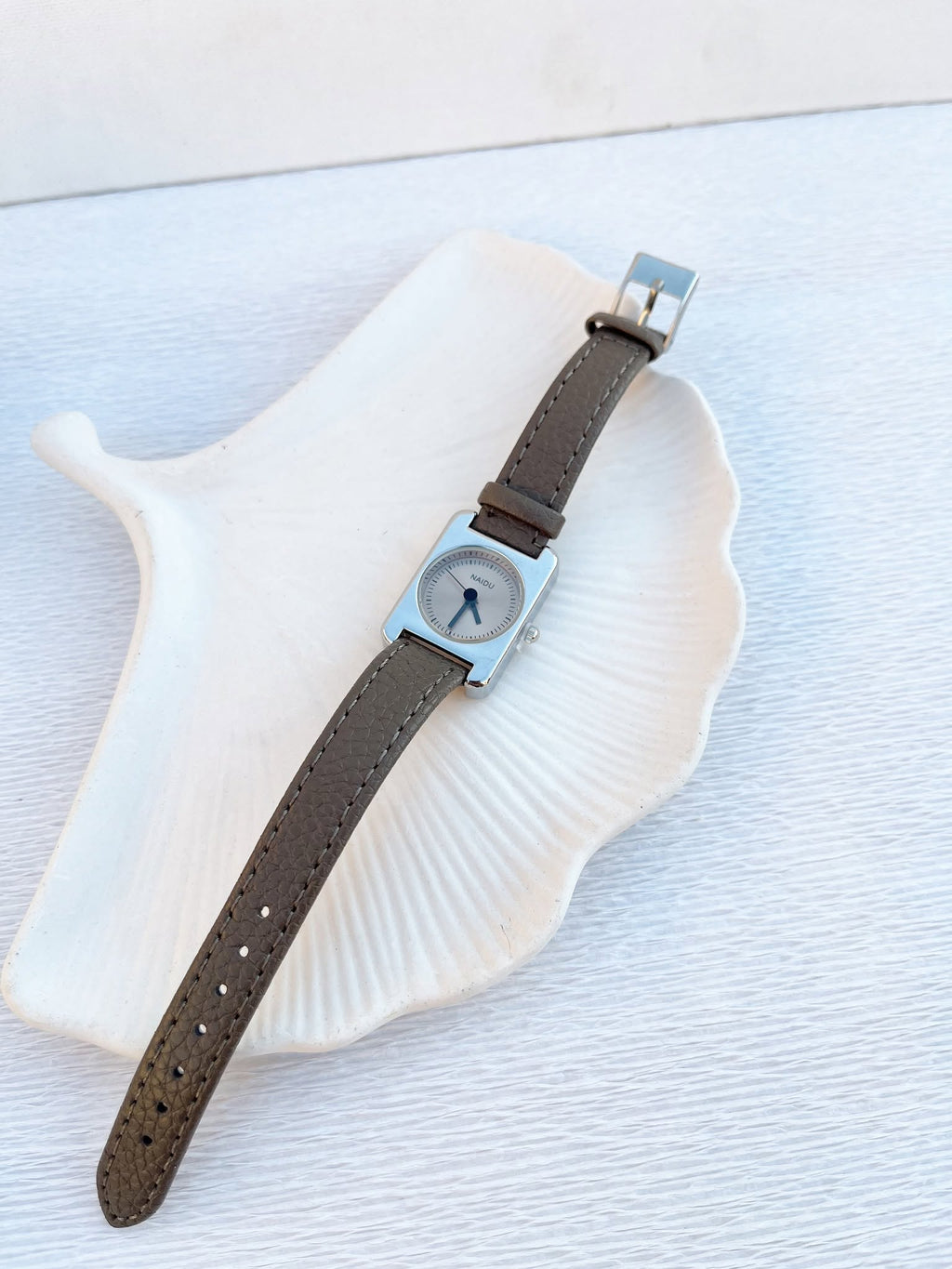 Montre NAIDU argenté Rectangular Case