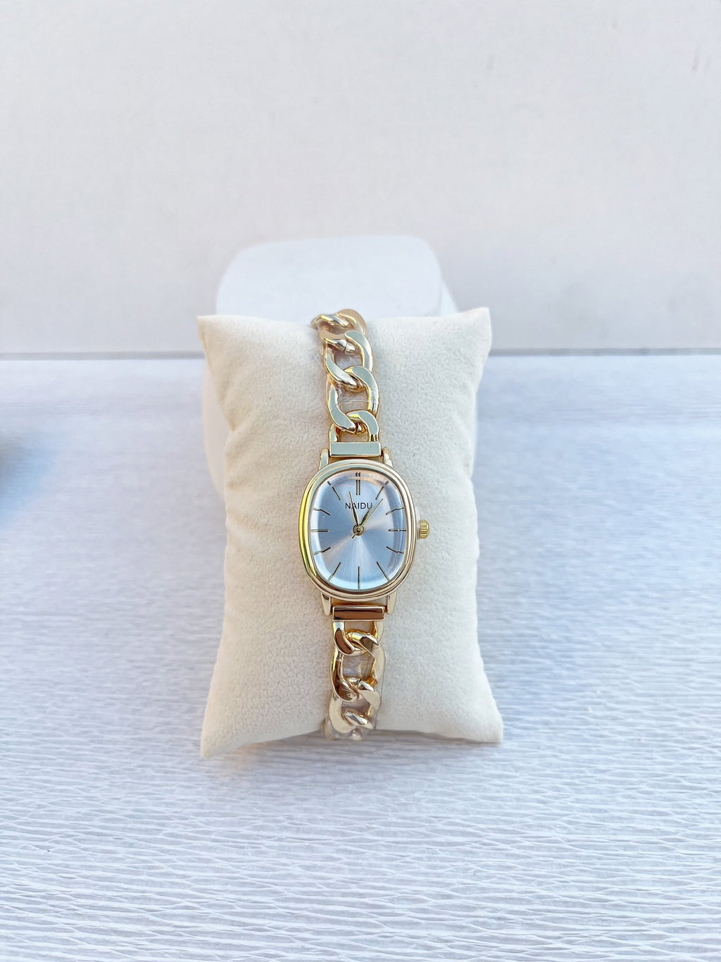 Montre Naidu Féminine Maillons Dorés