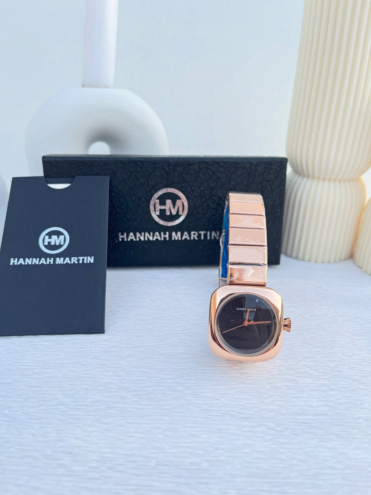 Montre HANNAH MARTIN rose gold fond noir