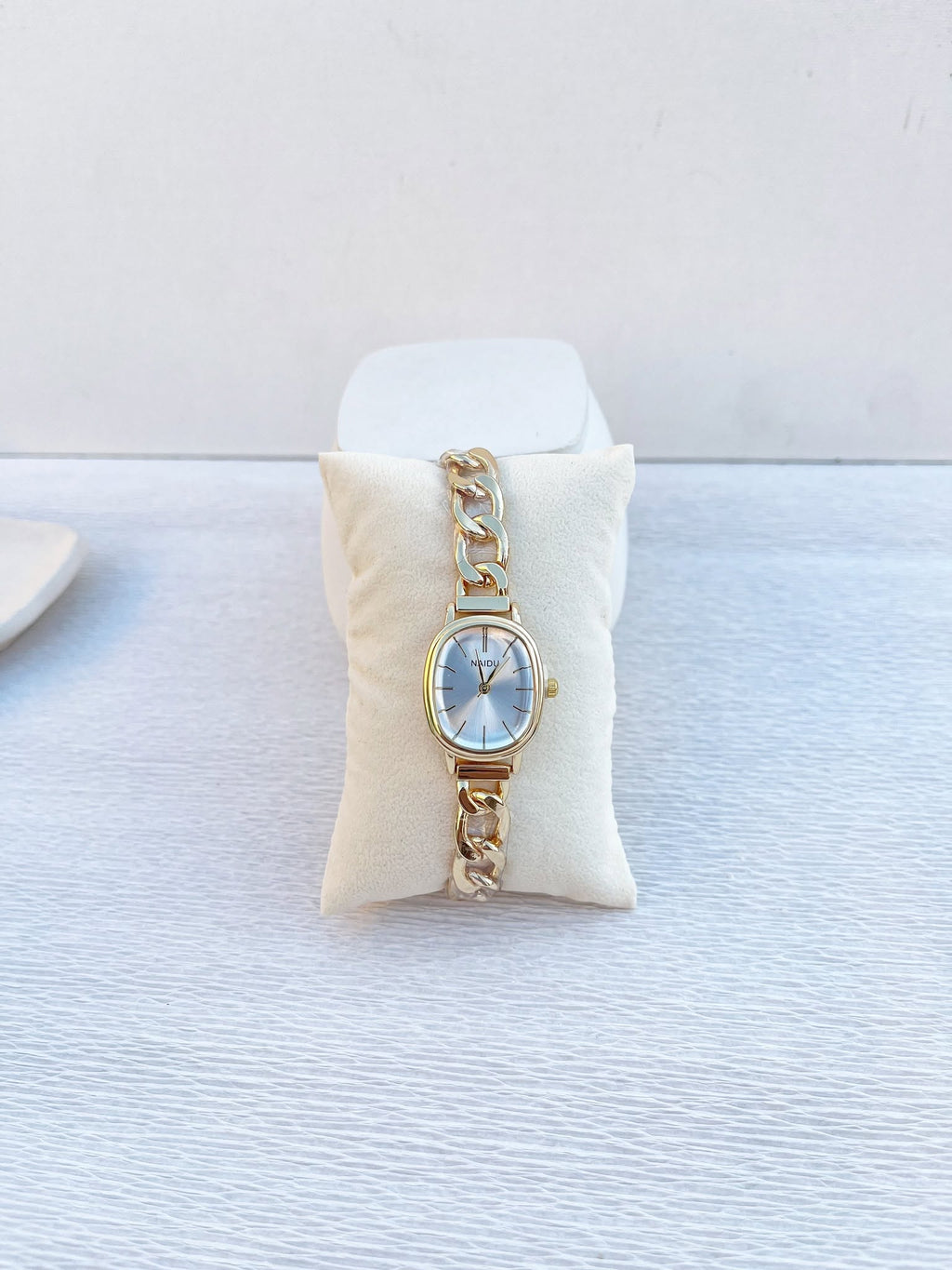 Montre Naidu Féminine Maillons Dorés