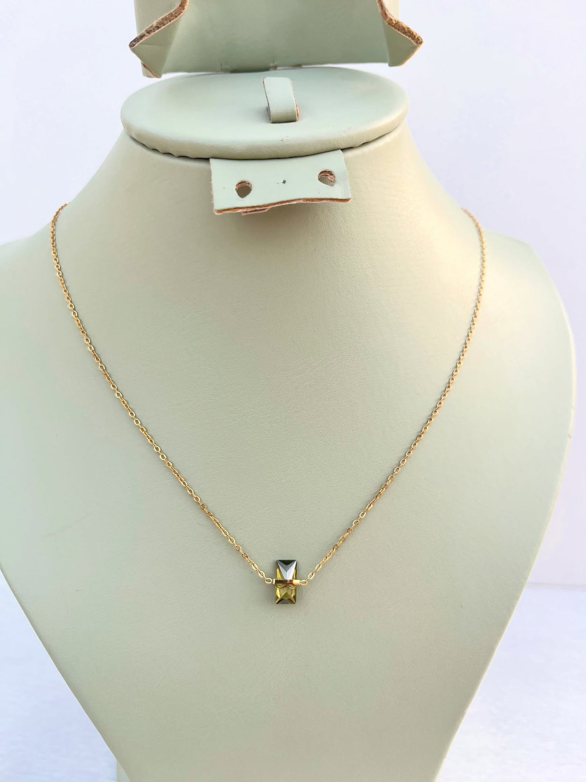 Collier Hinata