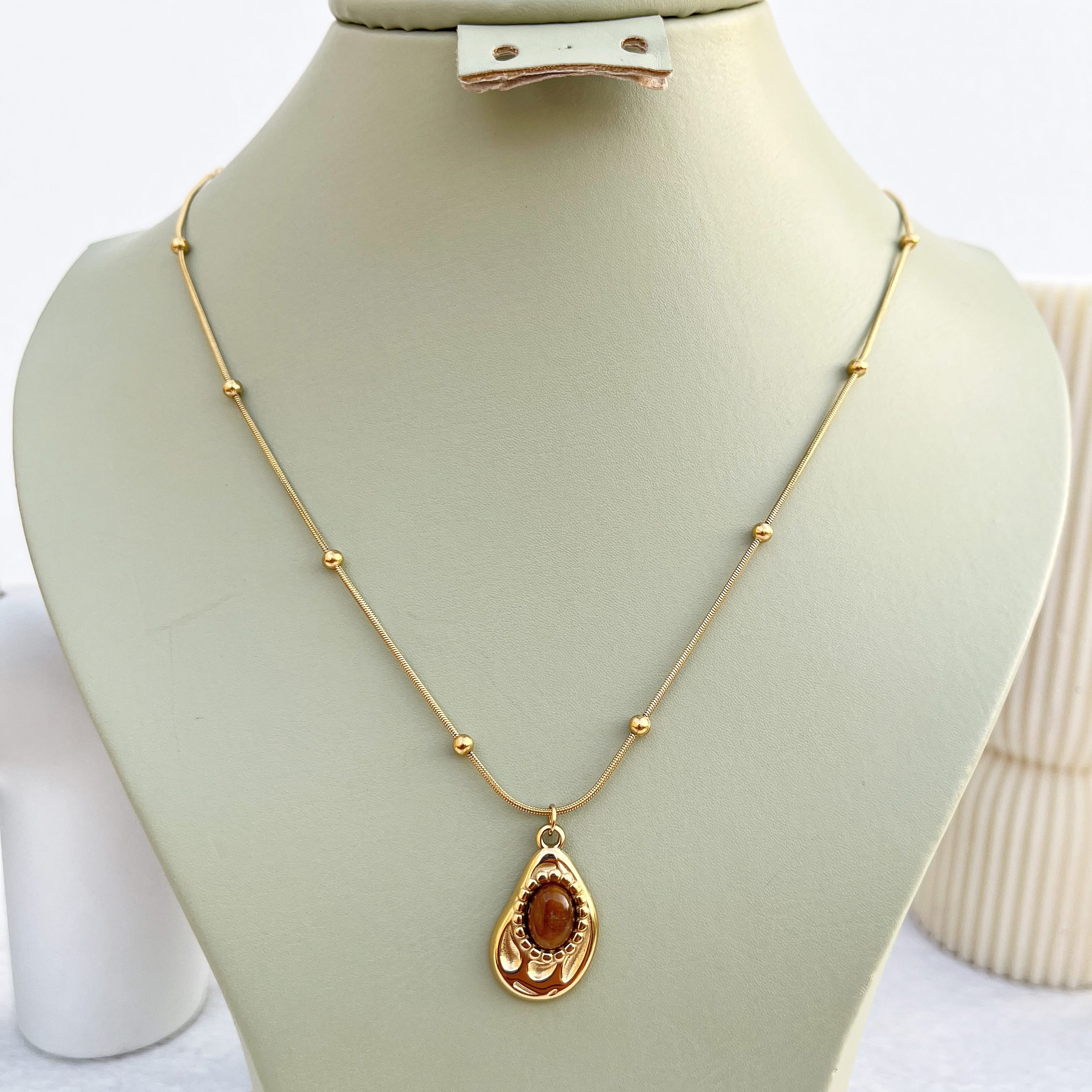 Collier fin pierre naturelle oeil de tigre