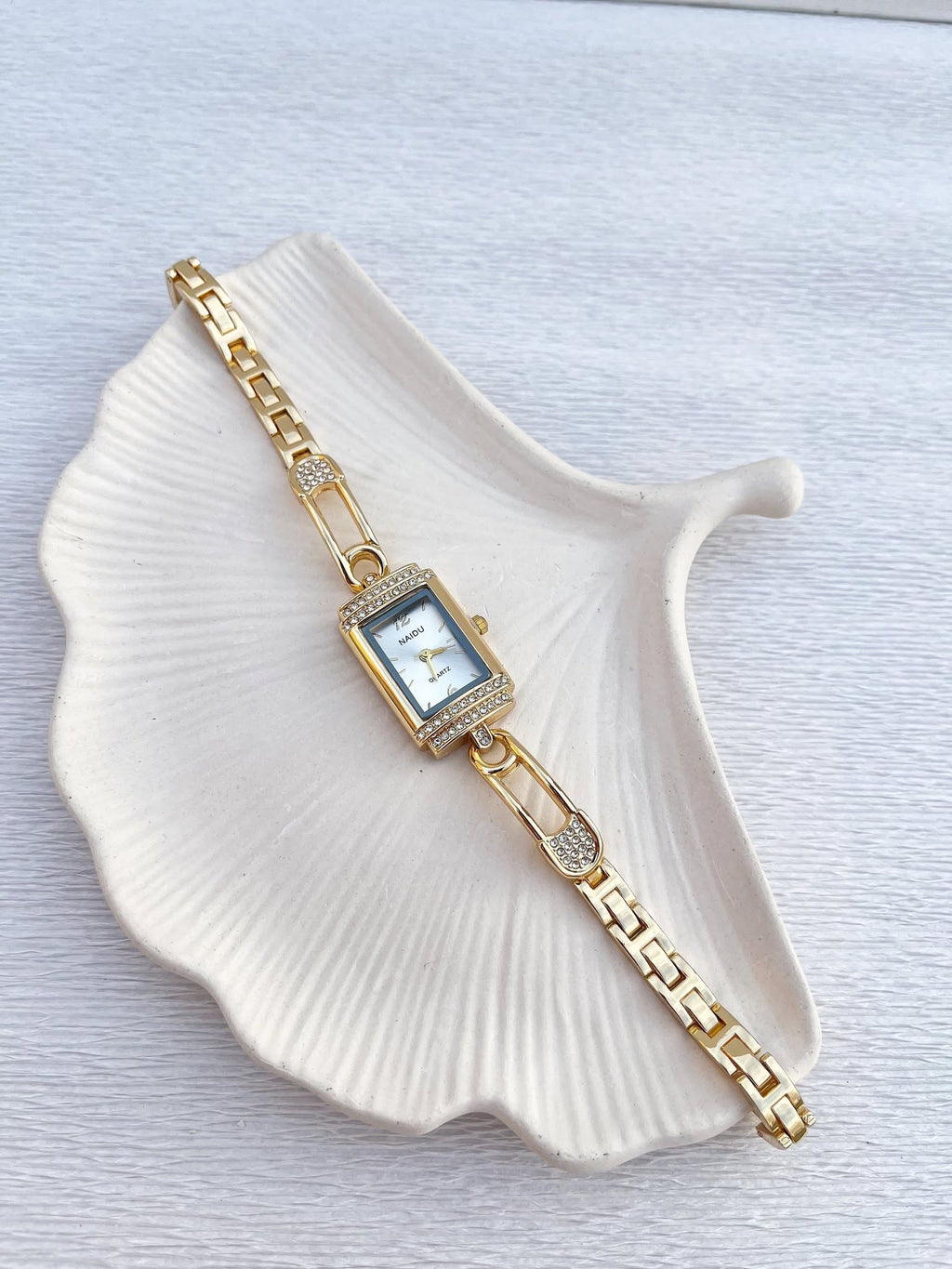 Montre "Naidu Élégance" Rectangulaire