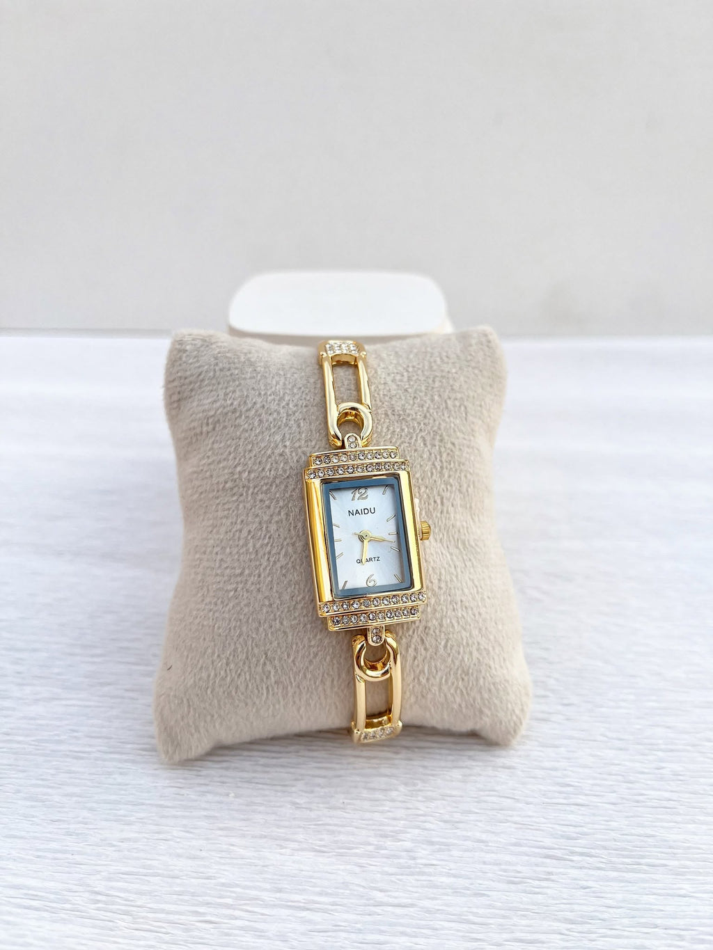 Montre "Naidu Élégance" Rectangulaire