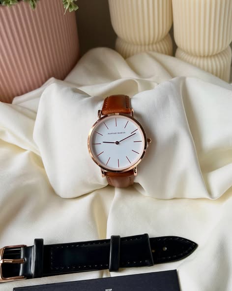 montre Hannah Martin en cuir bracelet interchangeables marron et noir