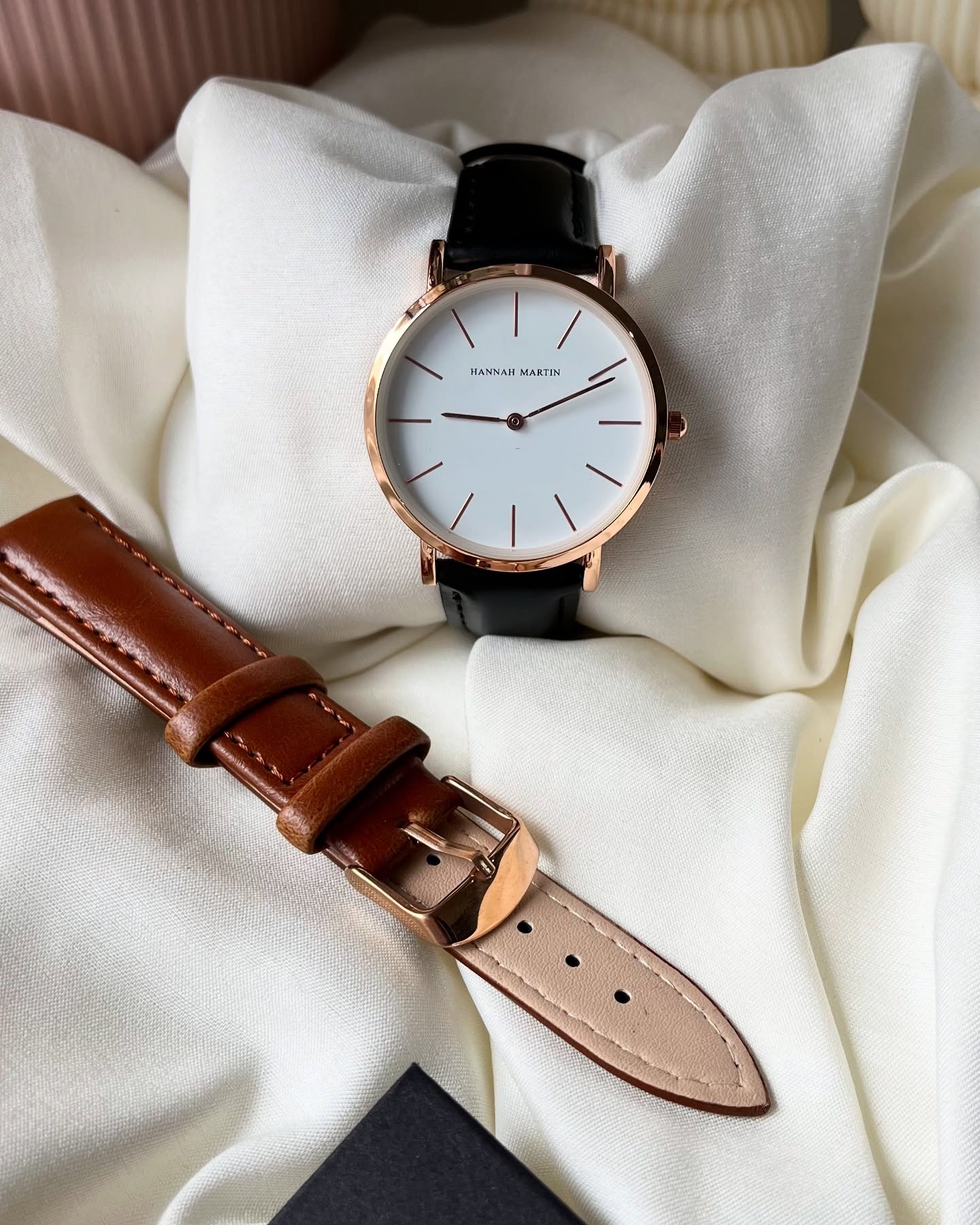 montre Hannah Martin en cuir bracelet interchangeables marron et noir