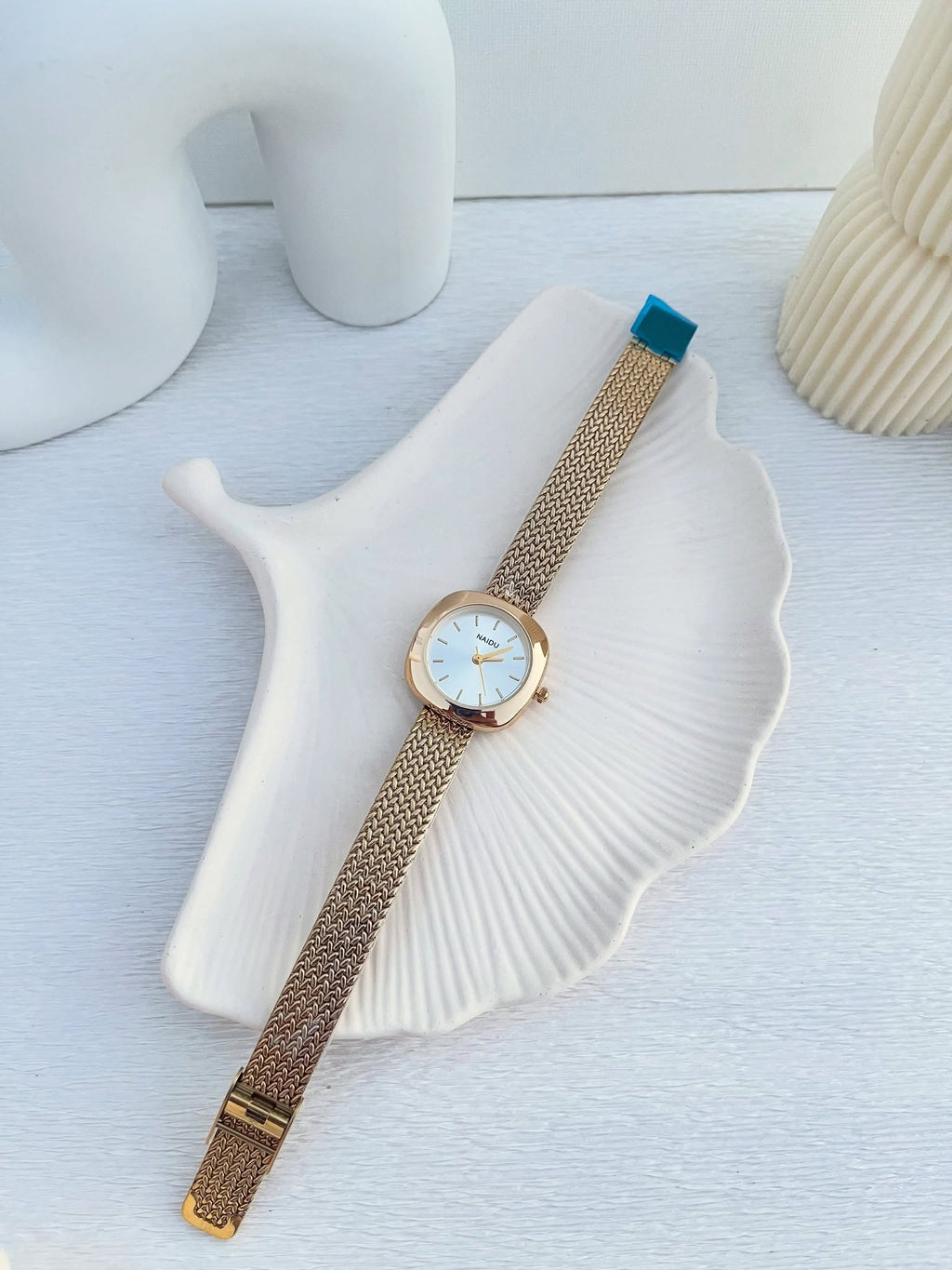 montre NAIDU