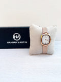 montre Hannah Martin en cuir beige fond beige