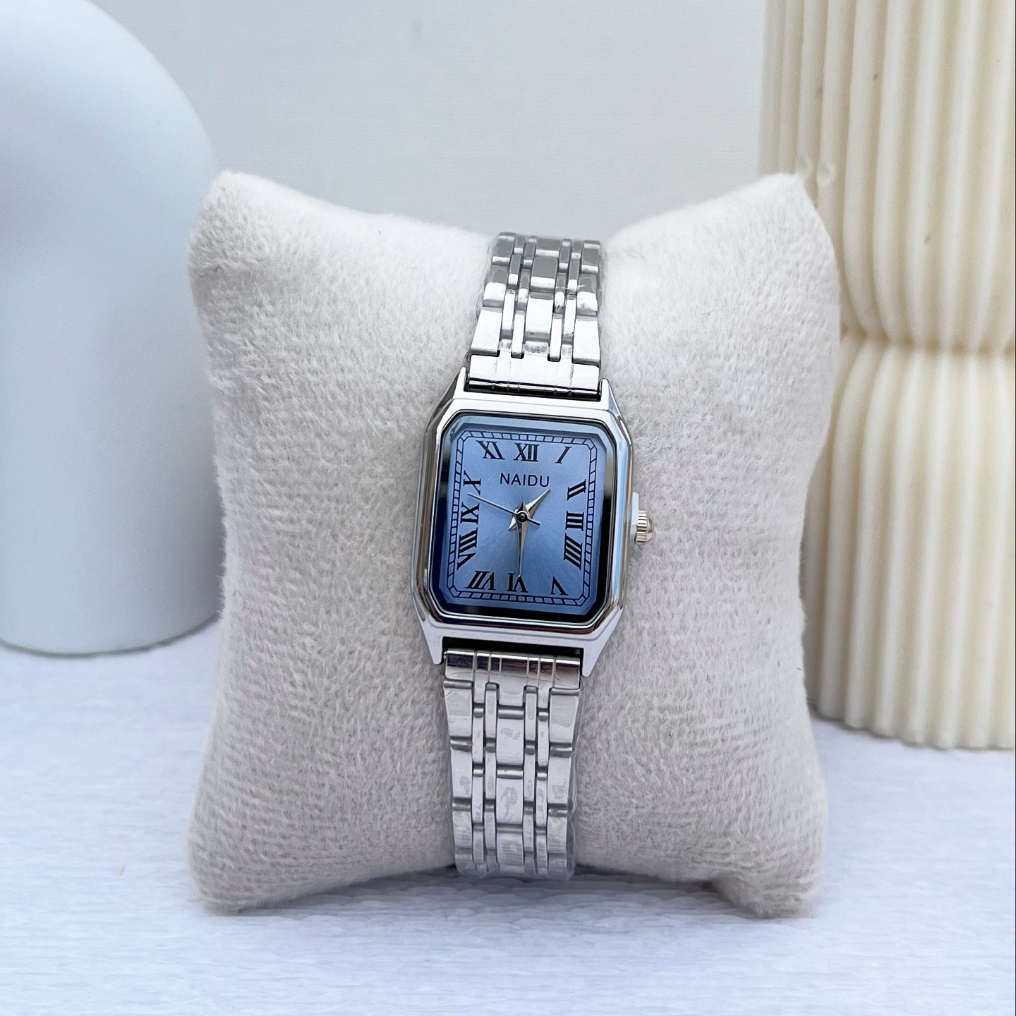 Montre NAIDU