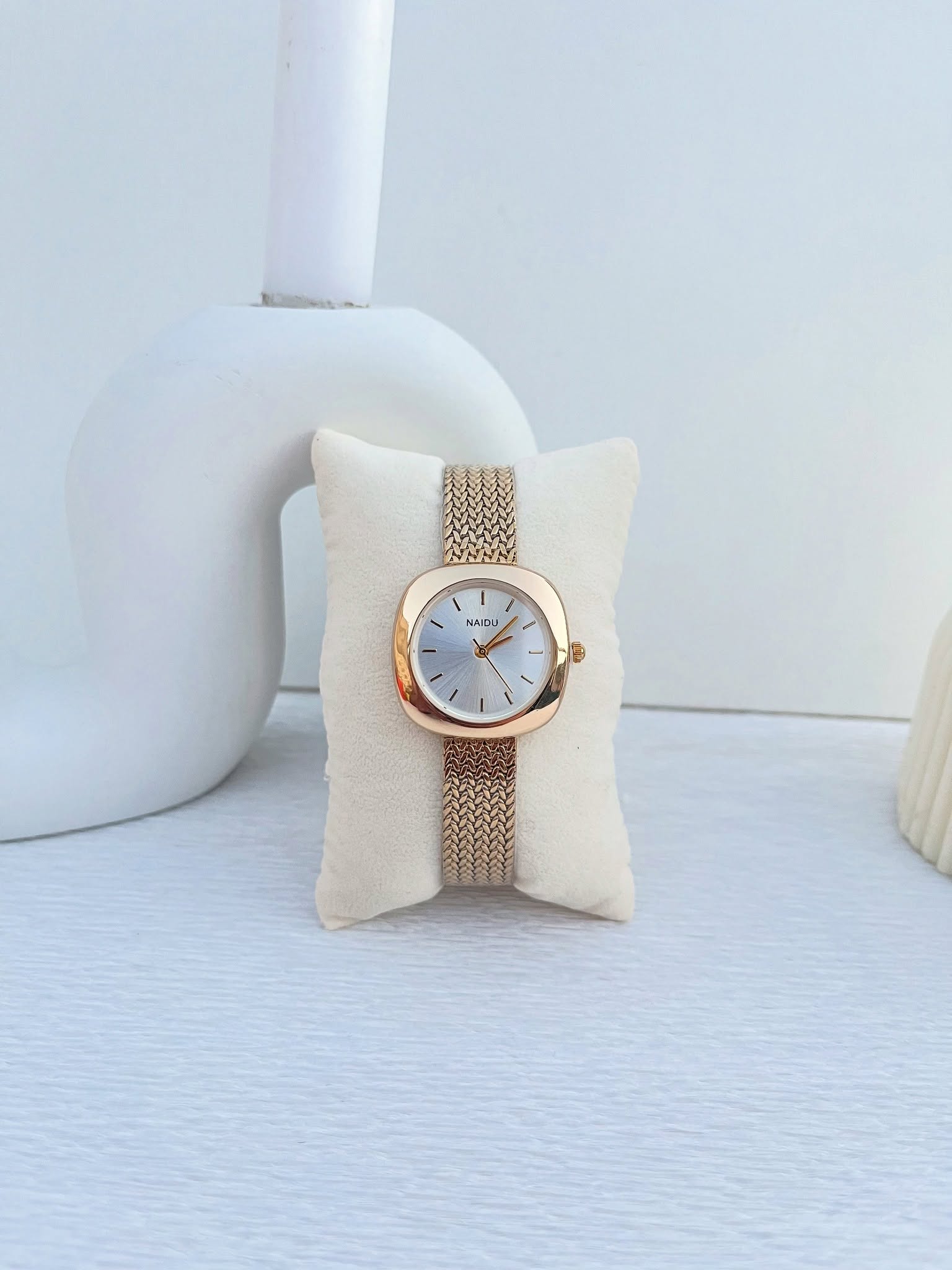 montre NAIDU