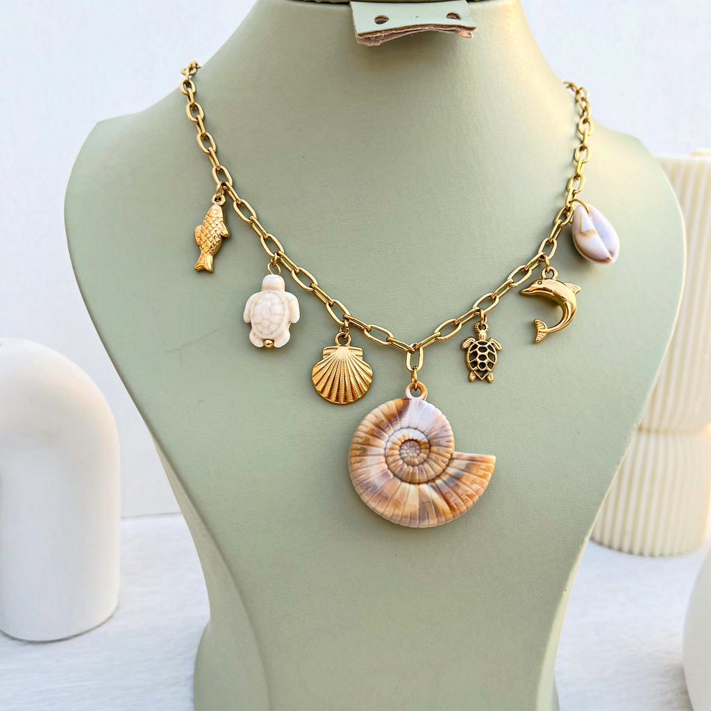 Collier Bora