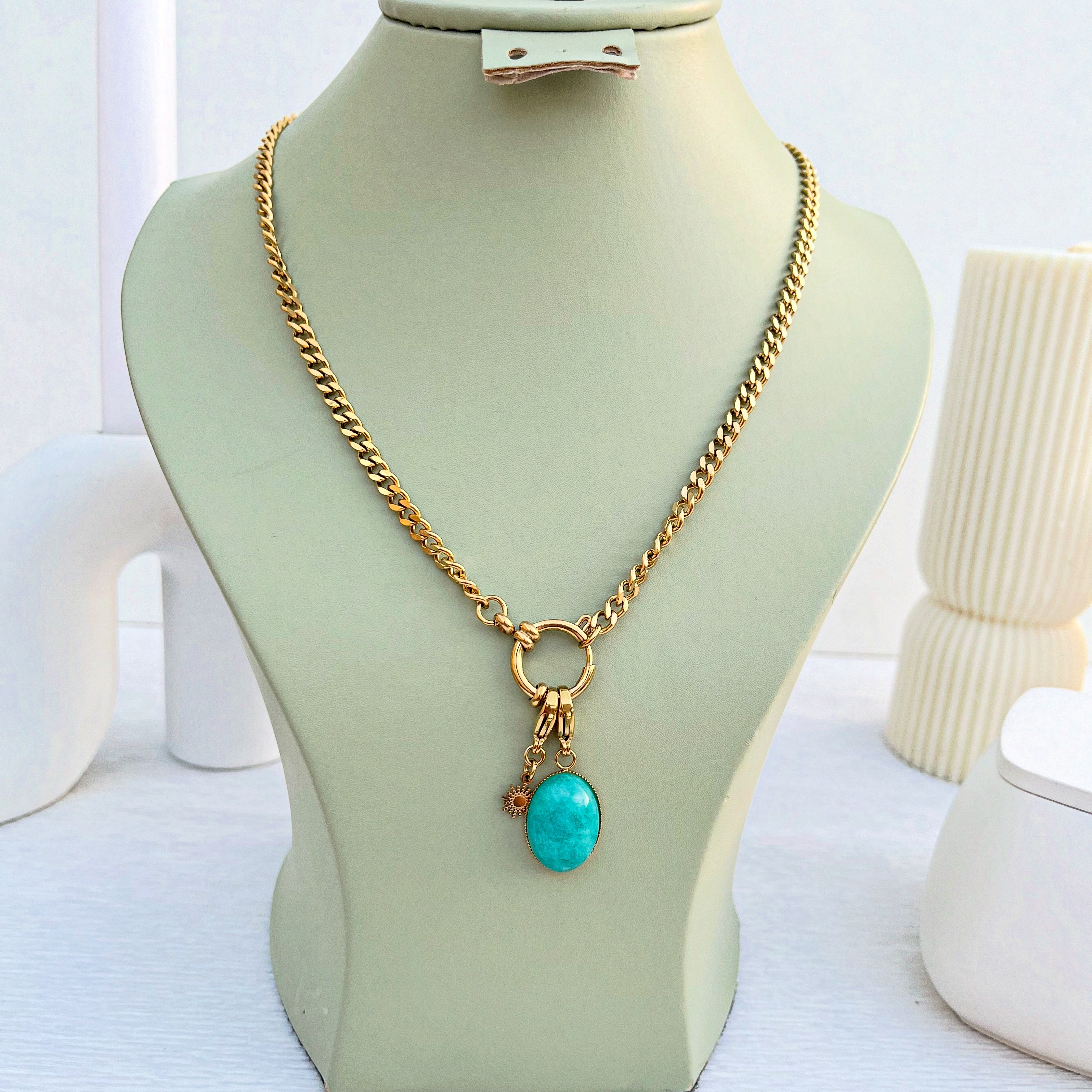 collier