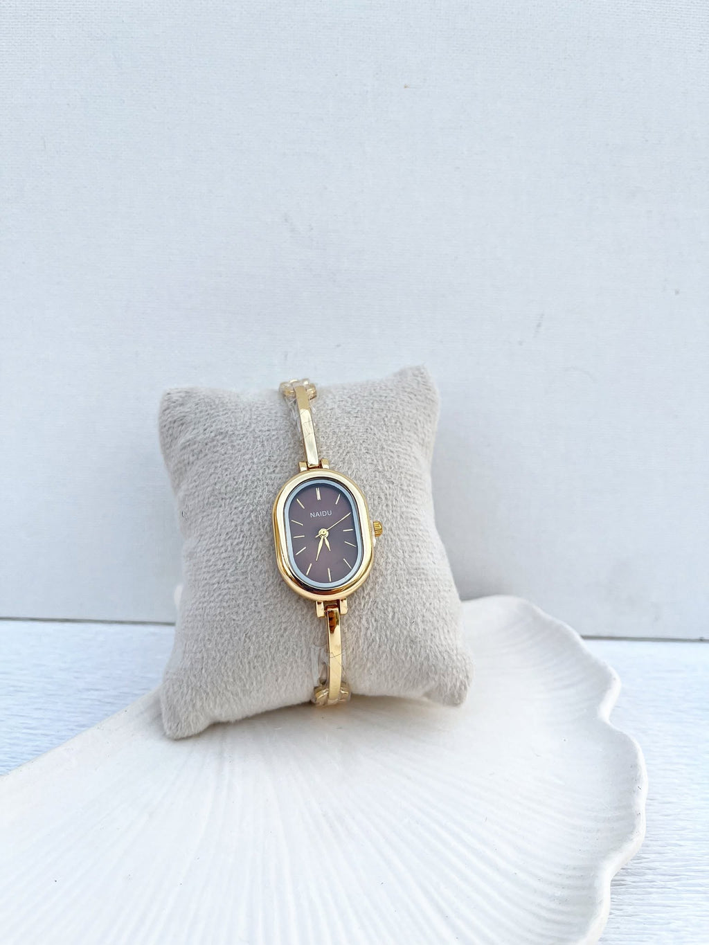 Montre "Naidu Ovale" - Design Classique & Élégant