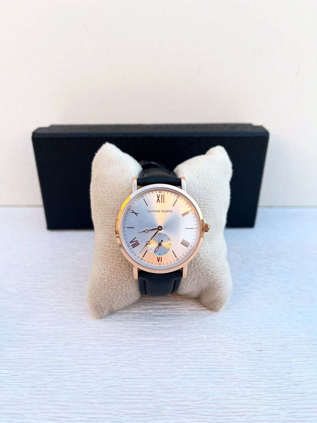 montre Hannah Martin en cuir bracelet noir